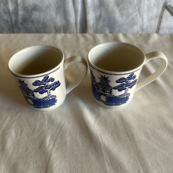 SET OF 2 COFFEE MUGS VINTAGE MADE IN ENGLAND CHURCHILL WILLOW BLUE - Picture 1 of 10